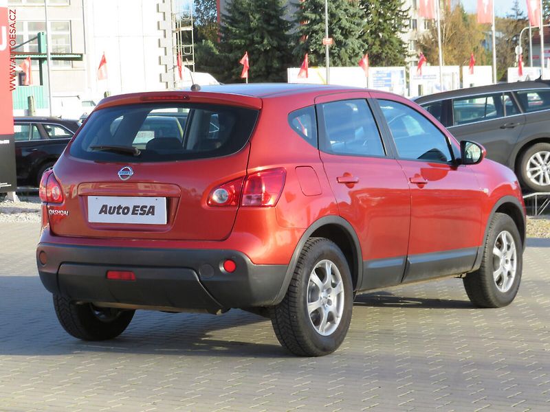 Nissan Qashqai (2009) 2.0i, AC, tempo - fotka 4 z 20