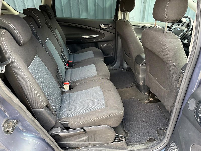 Ford S-MAX 2,0 TDCi 7- místný/ pneu / - fotka 16 z 25