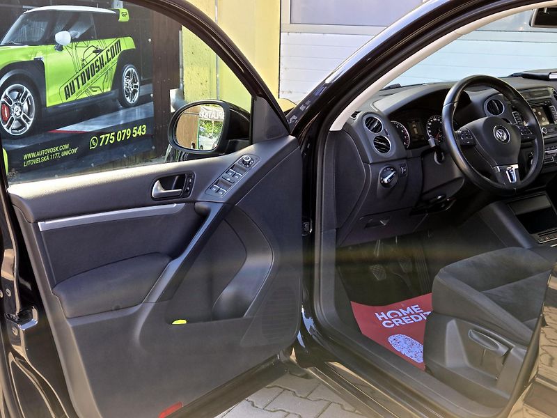 Volkswagen Tiguan 1,4TSI SPORT *SERV.KNÍŽKA*    - fotka 27 z 43
