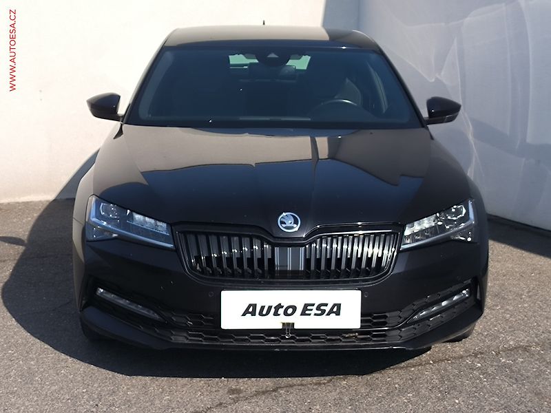 Škoda Superb (2023) 2.0 TSi, ČR, SportLine, DSG - fotka 2 z 21