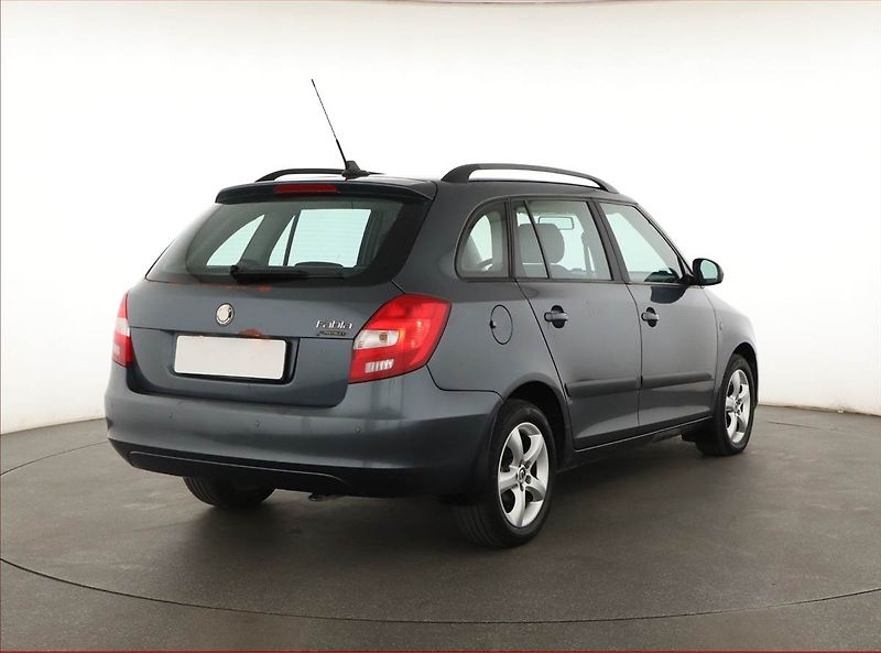 Škoda Fabia (2010) 1.6 TDI, nová STK - fotka 5 z 13