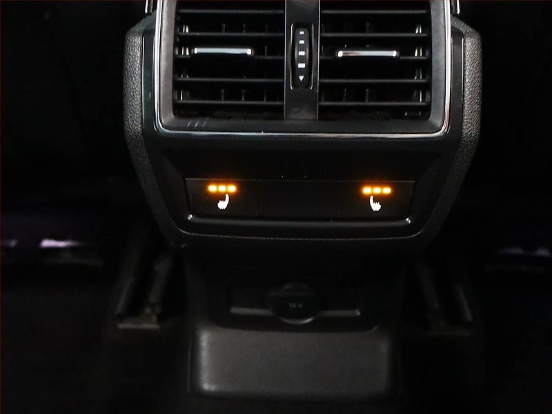 Škoda Karoq (2018) Style 1.6 TDI, Serv.kniha - fotka 19 z 20