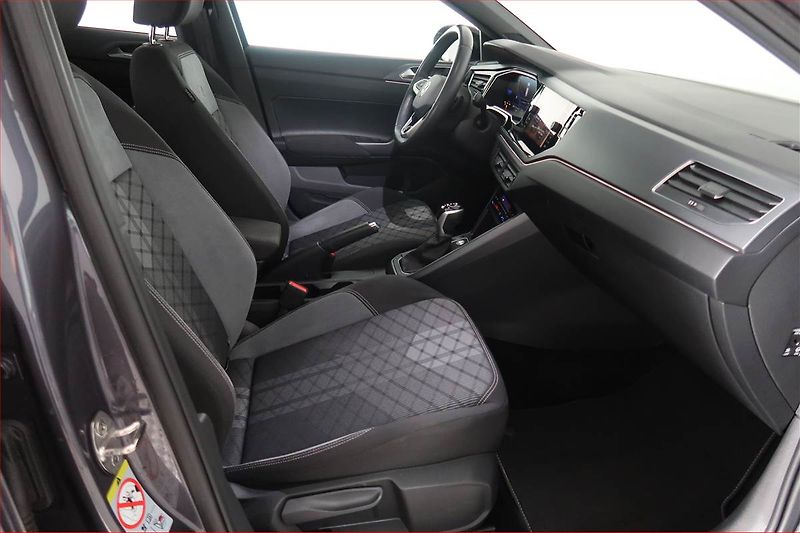 Volkswagen Taigo (2023) R-Line 1.5 TSI - fotka 7 z 17