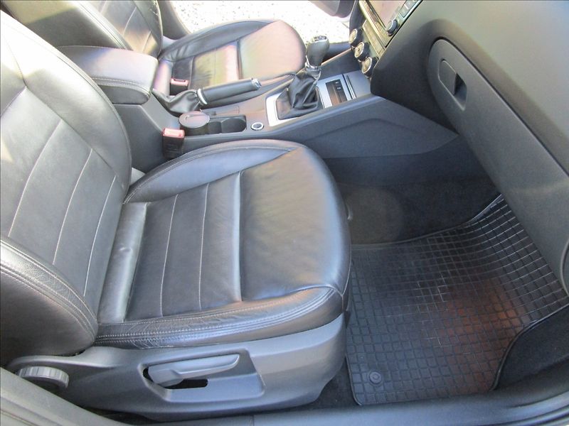 Škoda Octavia Combi 1.6TDi Greenline, Bi-xen - fotka 28 z 56
