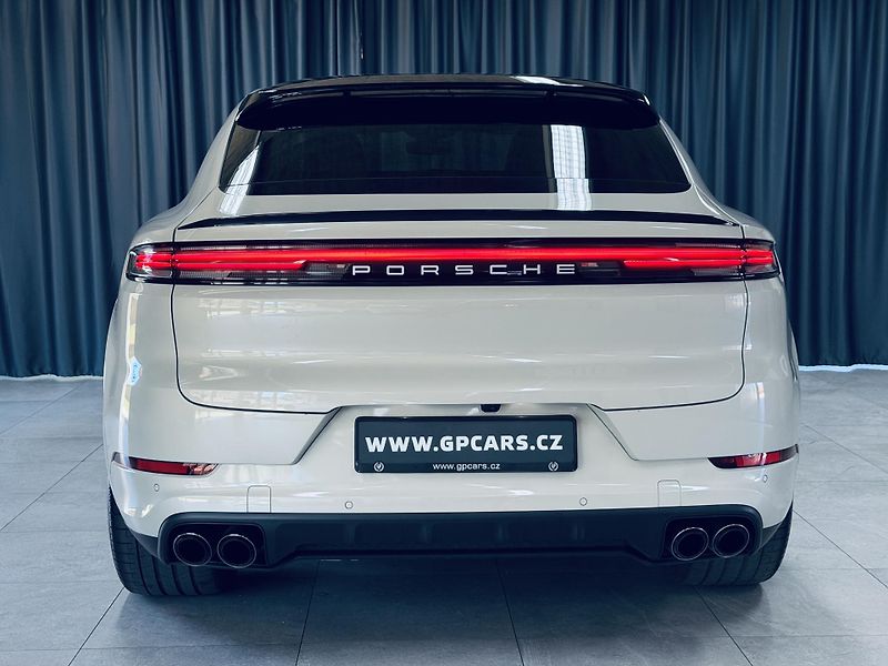 Porsche Cayenne (2023) S*V8*SPORTDESIGN*ZÁRUKA*MAX.VY - fotka 7 z 43