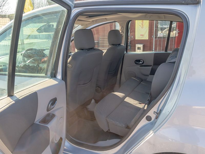 Renault Modus (2005) 1.6i 16V 82KW DIGI – PANORAMA - fotka 34 z 46