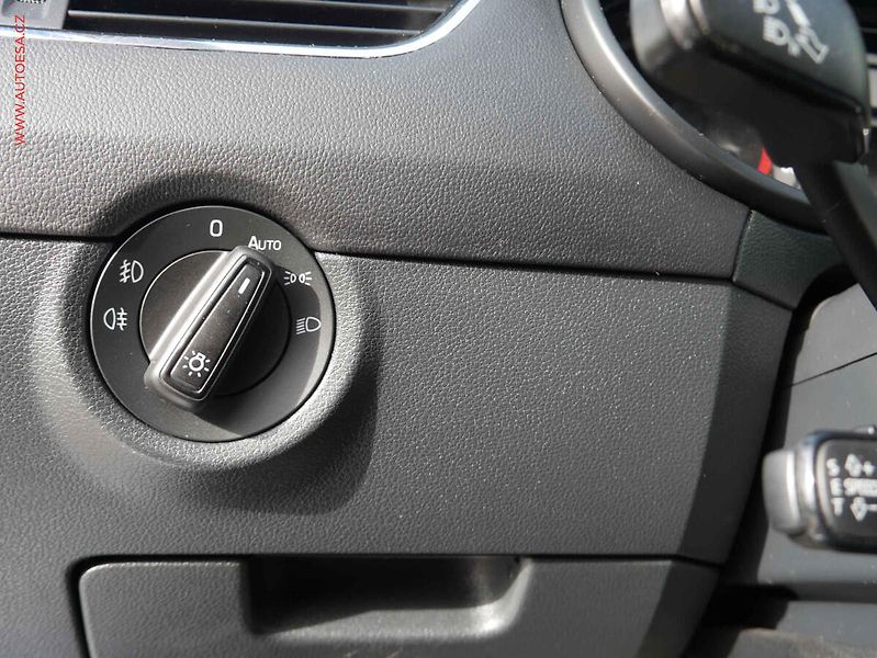 Škoda Octavia (2015) 2.0 TDi 4x4, DSG, xenon, navi - fotka 17 z 18