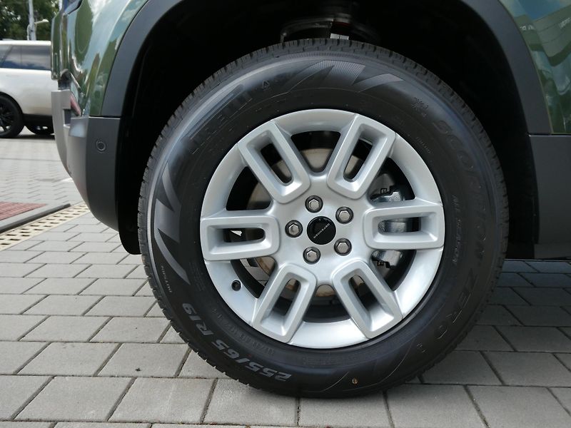Land Rover Defender 110 S D200 - fotka 2 z 33