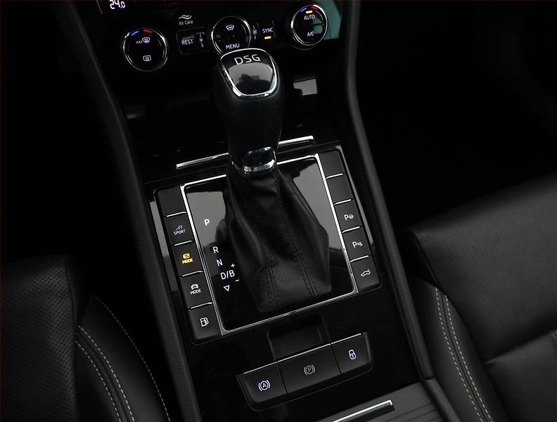 Škoda Superb (2020) Laurin&Klement iV 1.4 TSI PHEV - fotka 11 z 20
