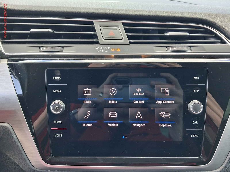 Volkswagen Touran (2019) 2.0TDi, DSG, navi, AC, TZ - fotka 15 z 23
