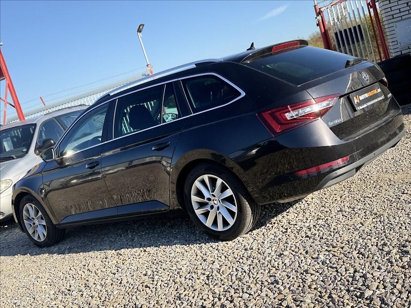 Škoda Superb 1,4 TSI 110kW MANUÁL BI-XENON - fotka 7 z 23