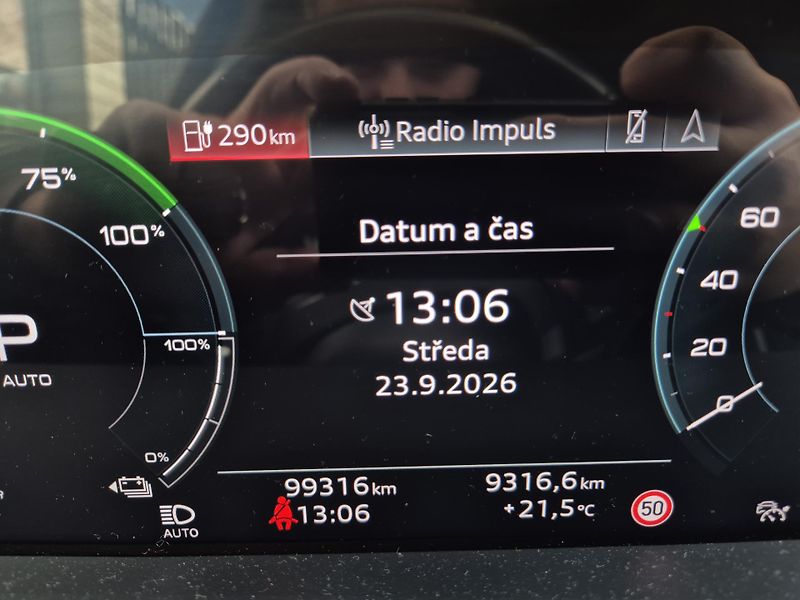 Audi e-tron 50 QUATTRO 230kw 20ALU SOH100% - fotka 44 z 44