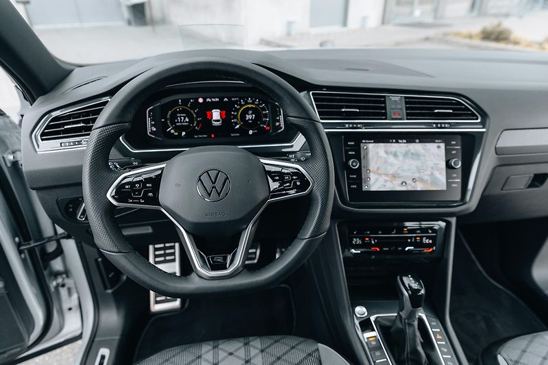Volkswagen Tiguan (2022) VW Tiguan R-Line eHybrid - fotka 18 z 23