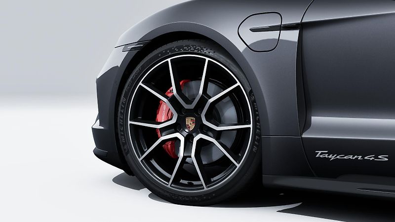 Porsche Taycan (2026) 4S Black Edition - fotka 2 z 10
