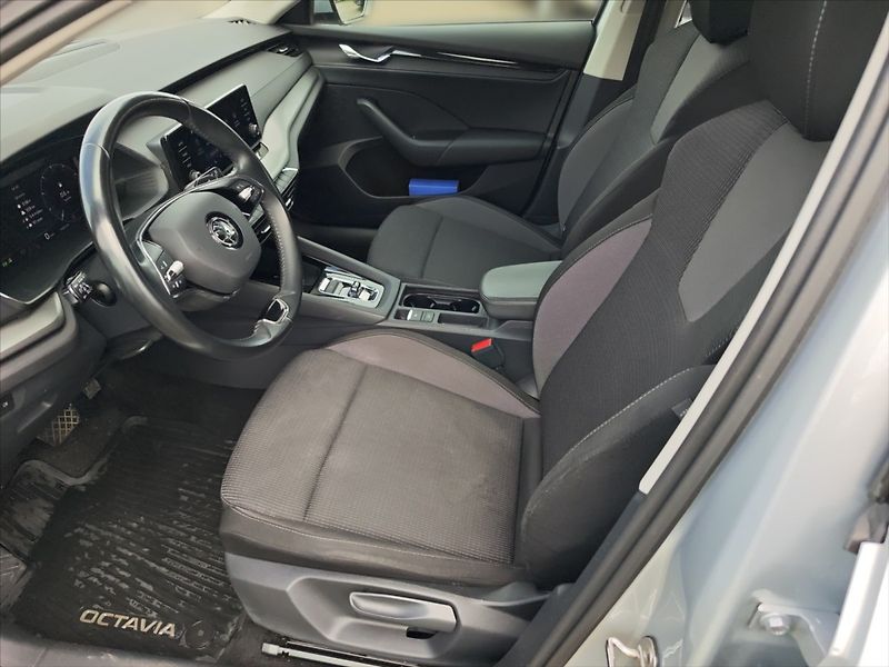 Škoda Octavia 2,0 TDI Ambition 4x4 DSG - fotka 6 z 11