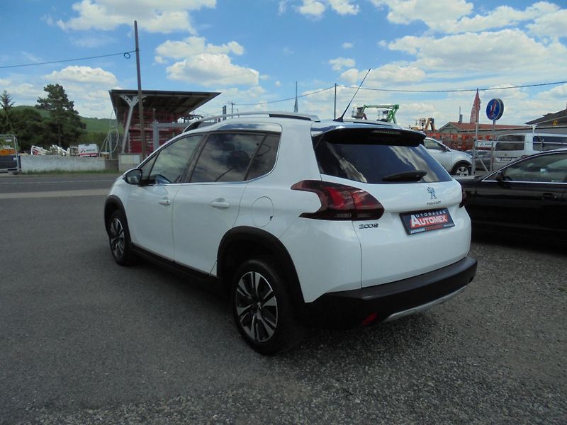 Peugeot 2008 (2017) 1.2i 81kw- GT LINE-SERVISKA - fotka 5 z 14