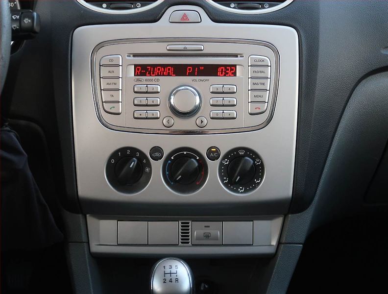 Ford Focus (2008) 1.6 16V, po STK - fotka 12 z 16