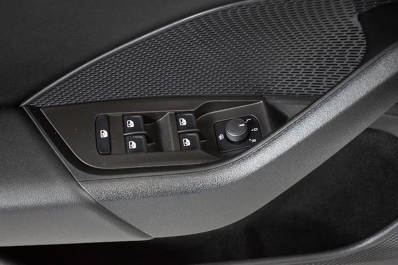Škoda Octavia 2.0 TDI 110kW AMBITION+*ČR 1.M - fotka 14 z 38