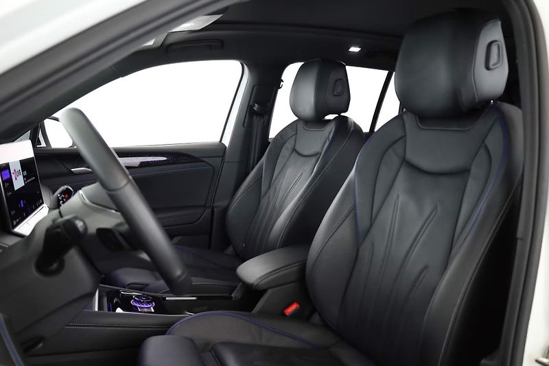 Volkswagen Tiguan TDI 4M R-Line Pano 360 IQ Vent - fotka 9 z 17
