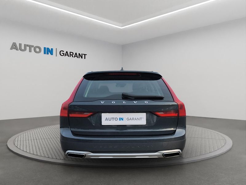 Volvo V90 (2019) CROSS COUNTRY D4 4x4 2.0 140kW - fotka 6 z 28
