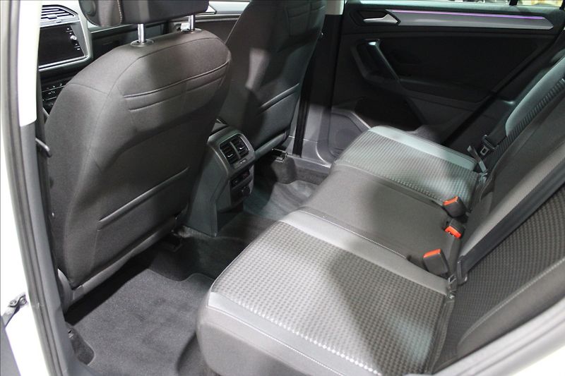 Volkswagen Tiguan 1,5 TSI Active 1.majitel - fotka 14 z 33