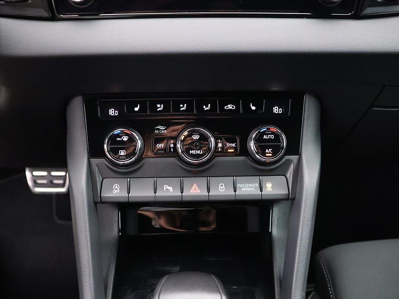 Škoda Karoq 2,0 TDI 4x4 DSG Sportline CZ - fotka 16 z 26