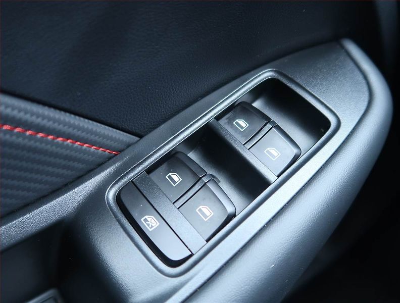 MG ZS (2024) 1.0 Turbo - fotka 22 z 24