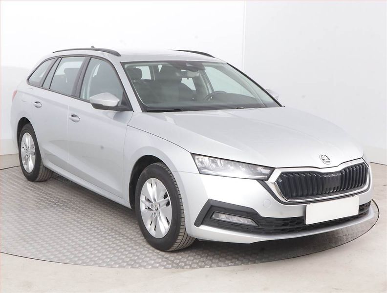 Škoda Octavia (2023) Ambition 2.0 TDI, ČR,1.maj - fotka 1 z 15