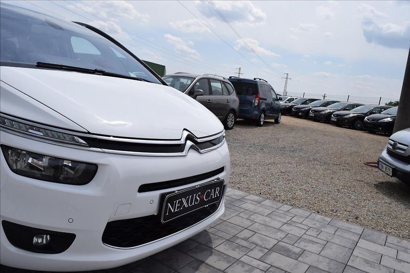 Citroën C4 Picasso 2,0 HDI 110KW AUTOMAT 7MÍST - fotka 13 z 48