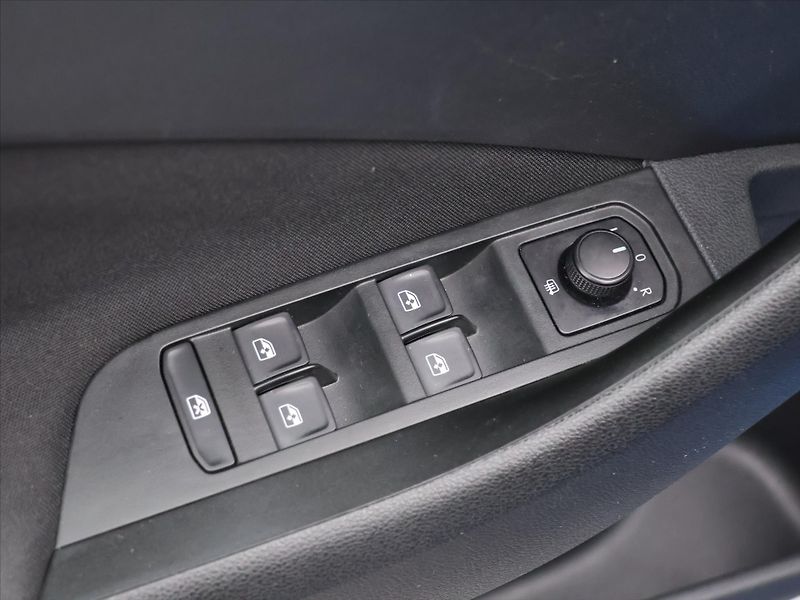 Škoda Scala 1,0 TSI 85kW Ambition CZ - fotka 14 z 30