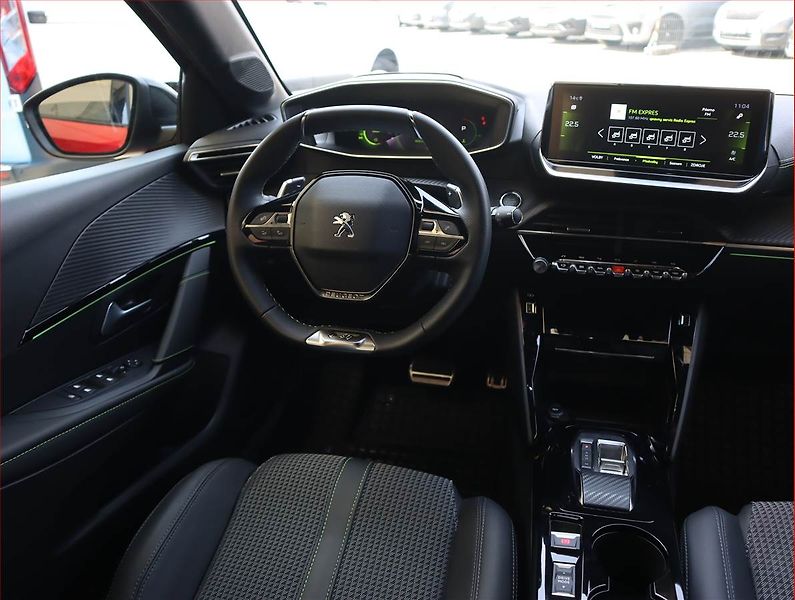 Peugeot 208 (2022) GT 1.2 PureTech, Automat - fotka 7 z 23