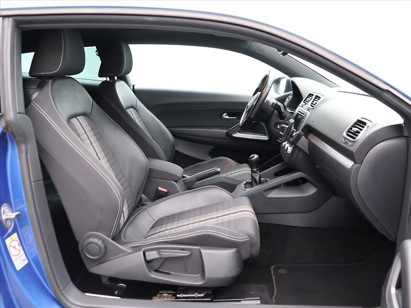 Volkswagen Scirocco 2,0 TDI 103kW Match Xenon Navi - fotka 11 z 28
