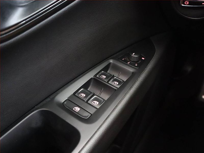 Seat Leon (2016) Style 1.2 TSI, ČR,1.maj - fotka 16 z 16