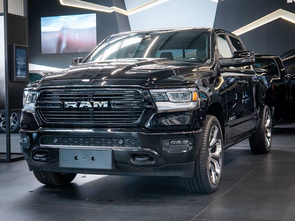 Dodge RAM 5.7 V8 Laramie, Kryt korby