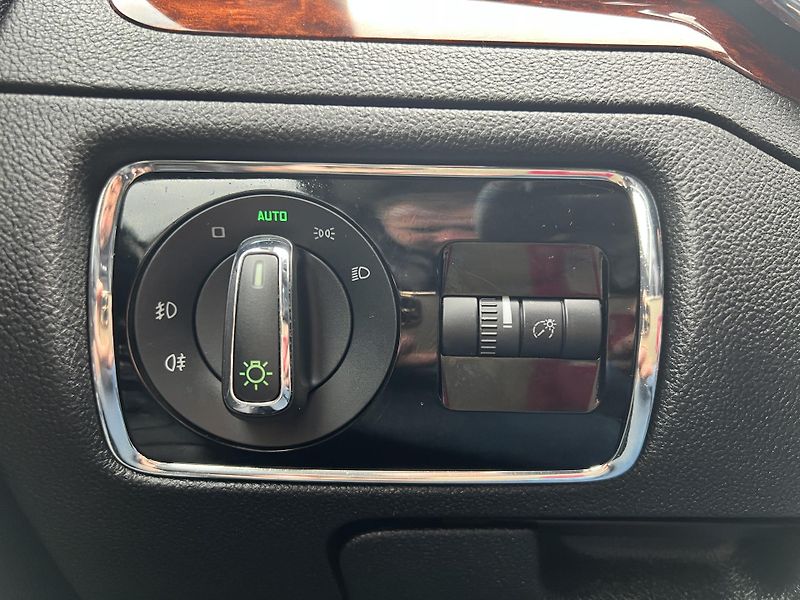 Škoda Superb 2.0TDi 125kw DSG NAVI KŮŽE ALU - fotka 13 z 46