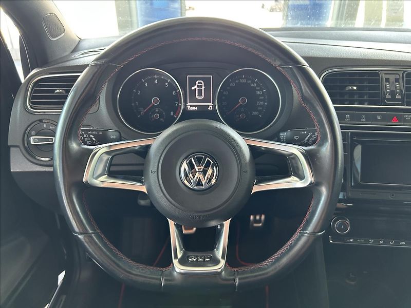Volkswagen Polo 1,8   GTI,TSI 141kW,SERVISKA - fotka 14 z 26