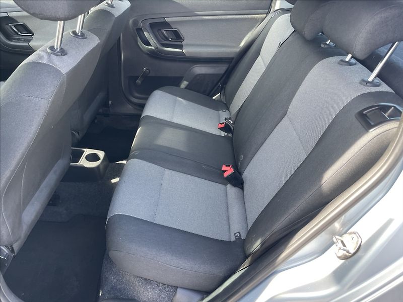 Škoda Fabia 1,4 i 16V 63kw Klima ESP po ST - fotka 8 z 24