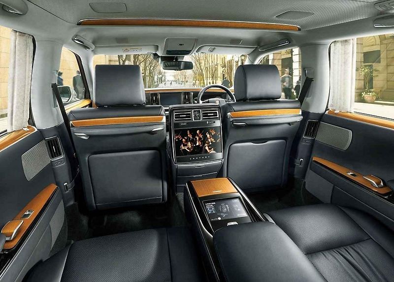 Toyota Century.