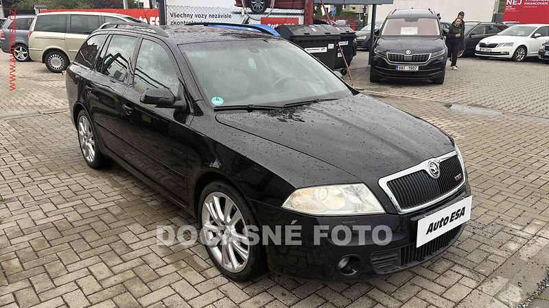 Škoda Octavia (2009) 2.0 TSi, AC, bixen, park - fotka 1 z 3