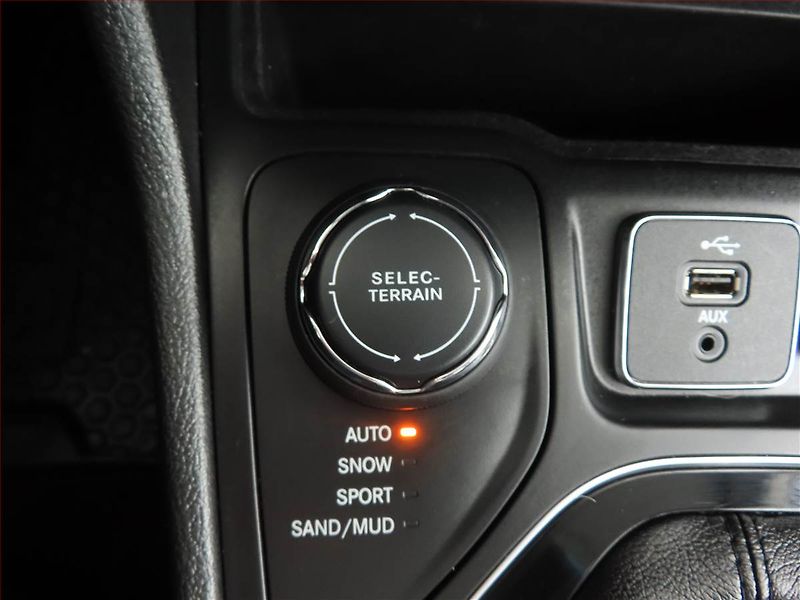 Jeep Cherokee (2019) 2.2 MultiJet, Overland - fotka 17 z 22