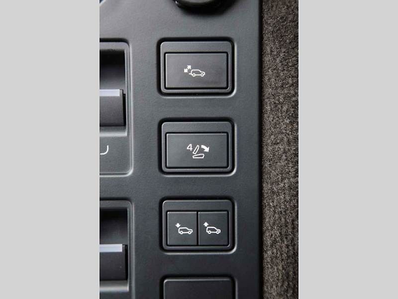 Land Rover Discovery.