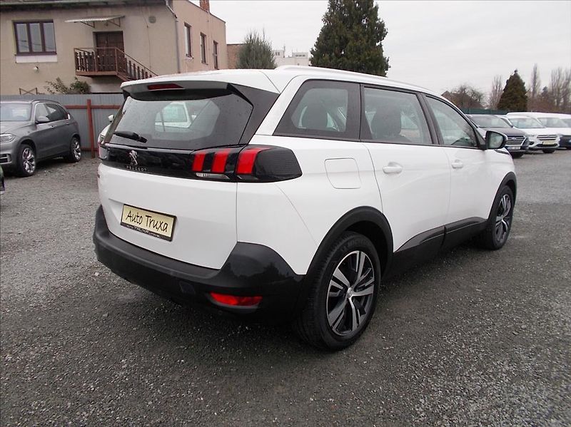 Peugeot 5008 ACTIVE 1.6 BlueHDi 120 7-míst - fotka 4 z 46
