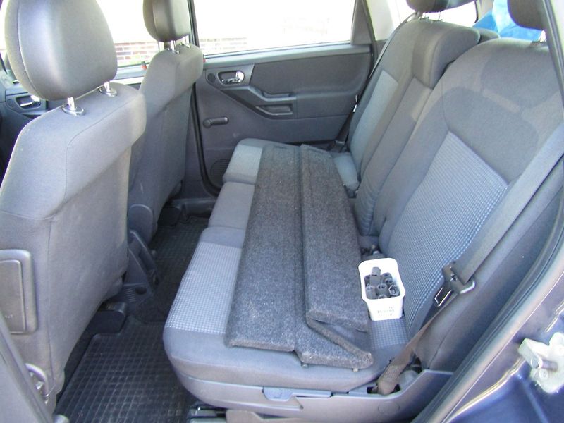 Opel Meriva (2009) 1.7 CDTi 74kW - fotka 21 z 35