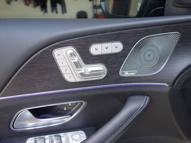 Mercedes-Benz GLS (2023) 400D*PRÉM-PLUS*AMG*PAN*HEAD*CZ - fotka 41 z 50