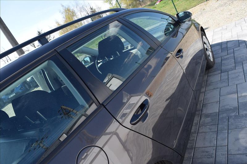 Volkswagen Passat 1,9 TDI 77KW KLIMA 1XMAJITEL - fotka 9 z 46