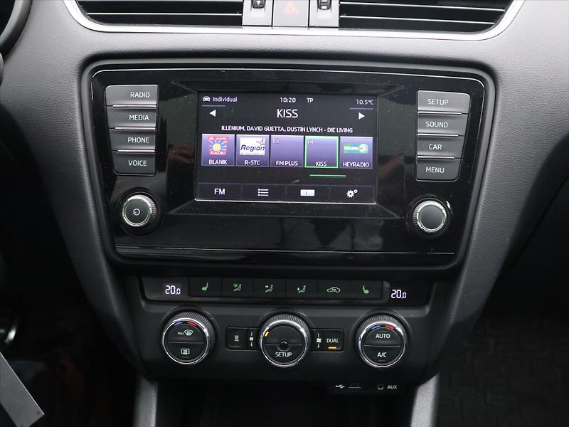 Škoda Octavia RS 2,0 TDI 135kW Webasto Tažné - fotka 17 z 25