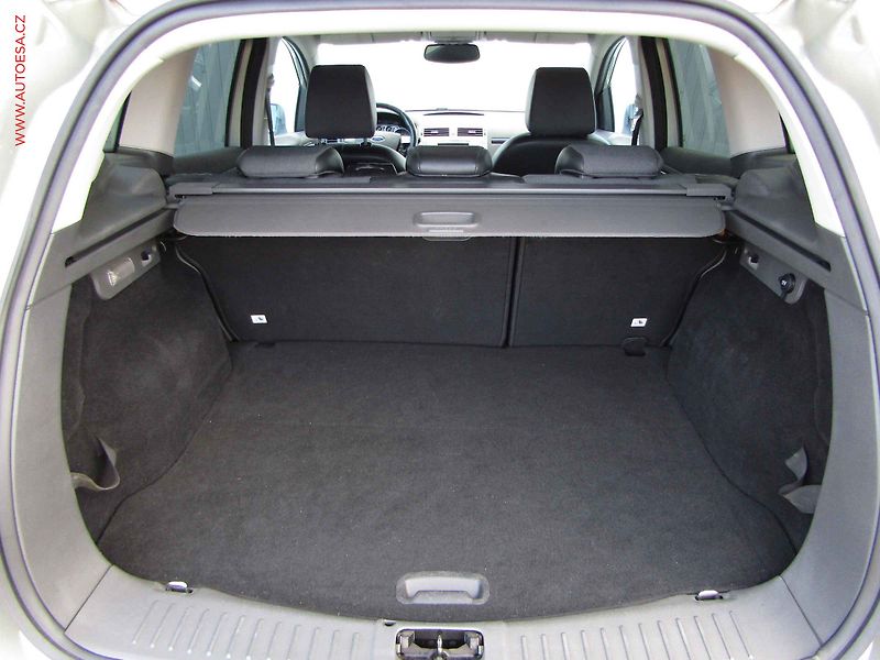 Ford Kuga (2009) 2.0 TDCi 4x4, ČR, AC, park. - fotka 7 z 20