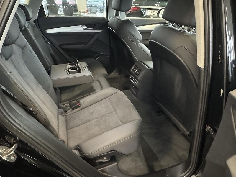Audi Q5 (2023) 40TFSI 4x4 Advanced Tažné LED  - fotka 21 z 42