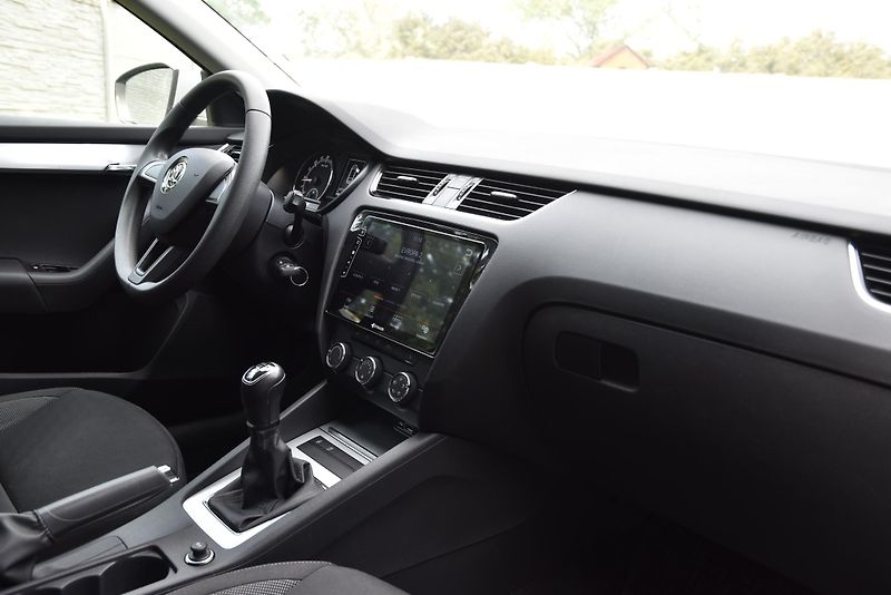 Škoda Octavia 1.6 TDi CR,VÝHŘEV,TEMP,ALU,1.M - fotka 36 z 42
