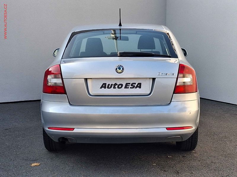 Škoda Octavia (2011) 1.2 TSI, ČR, Klima - fotka 5 z 15